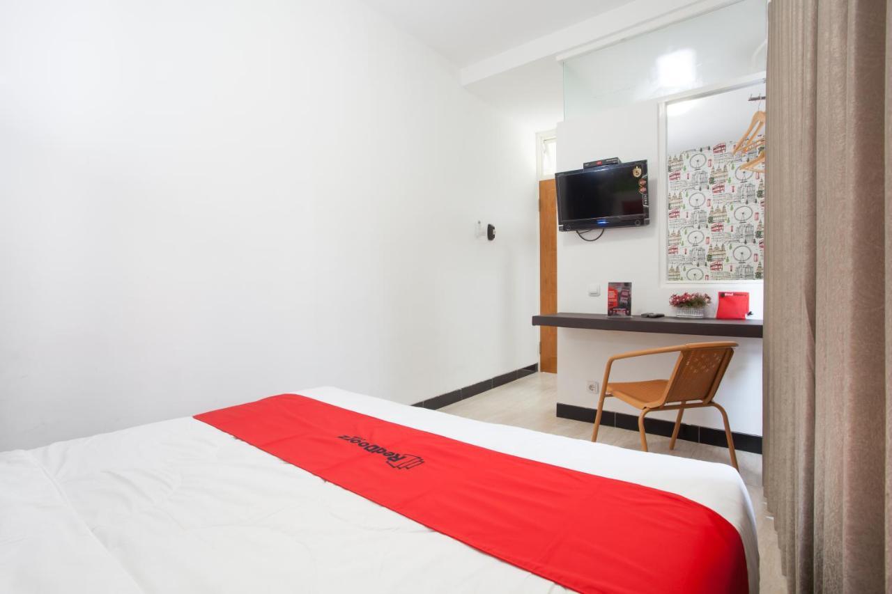 Reddoorz Near Museum Angkut Batu Hotel Batu  Exterior photo
